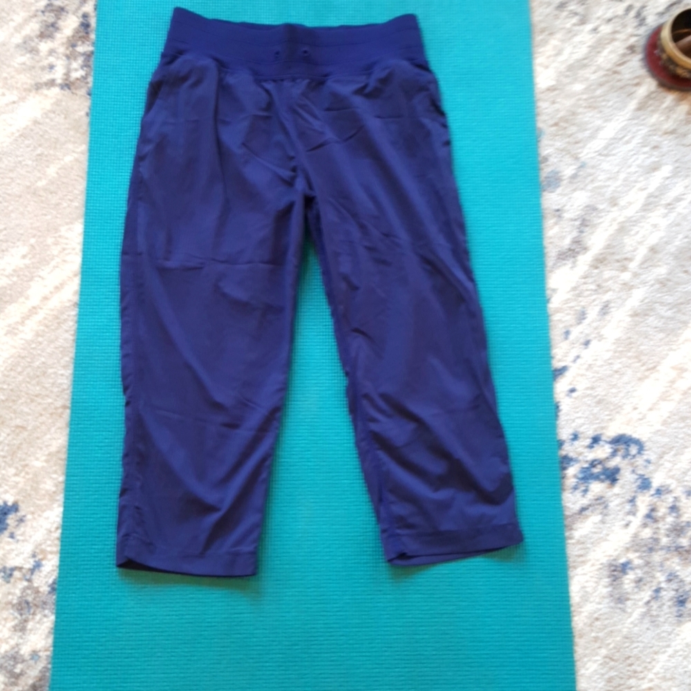 Lululemon dance studio crops